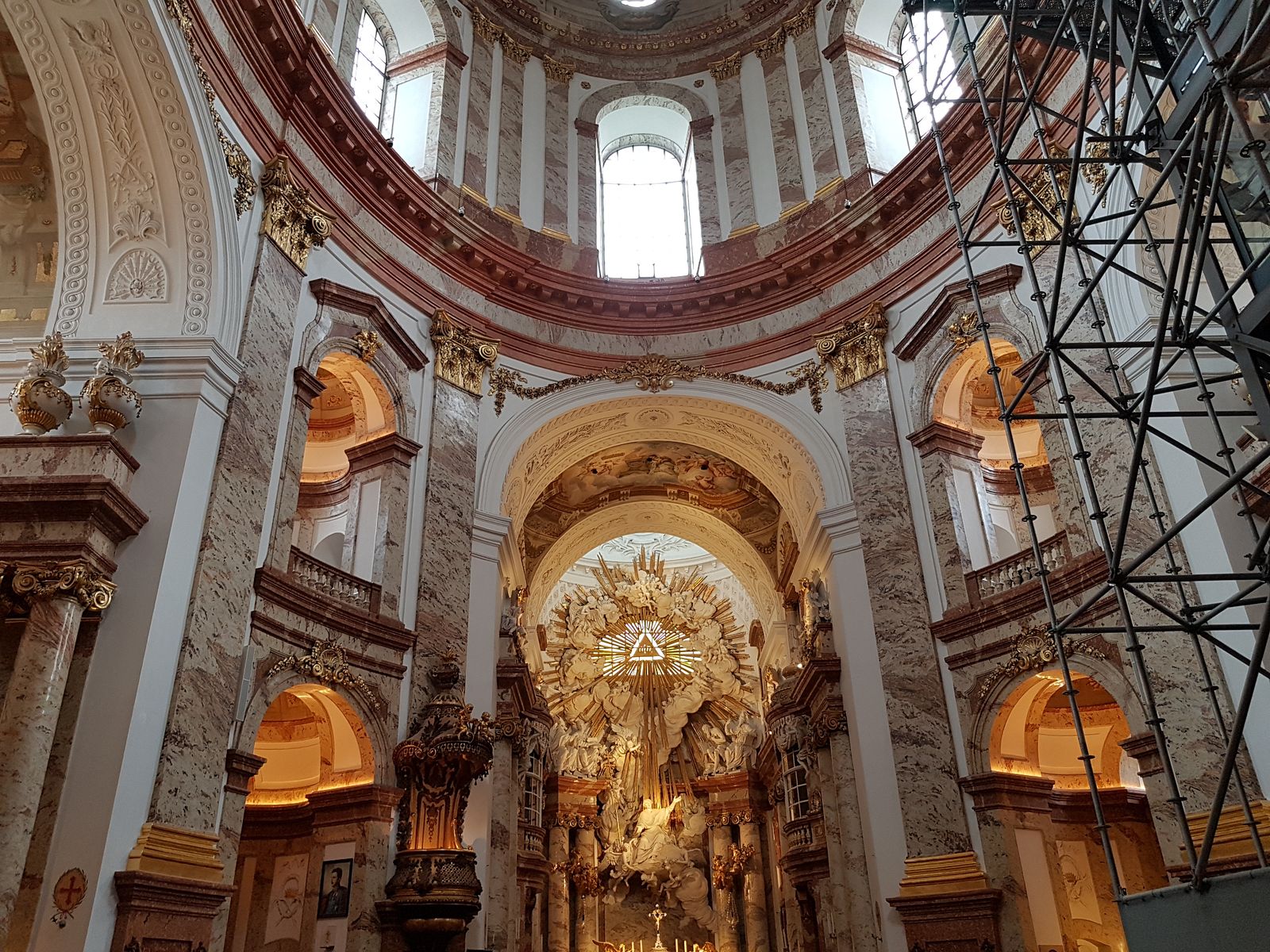 Wien_Karlskirche_20220914_125332.jpg